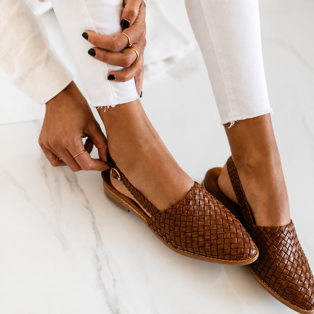 Ismeris Versatile Braided Pointed Sandals