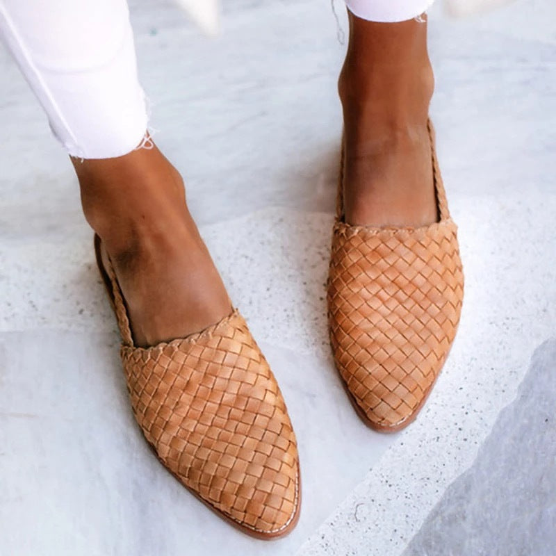 Ismeris Versatile Braided Pointed Sandals